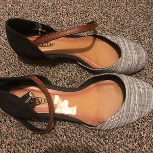 Seychelles adorable strapped flats 8m